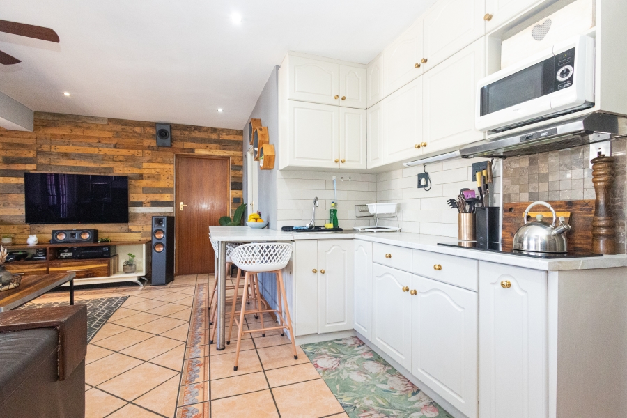 10 Bedroom Property for Sale in Plattekloof Western Cape